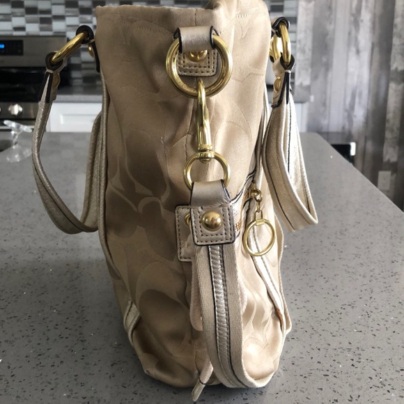 Coach Gold Signature Bag - Picture 2 of 7